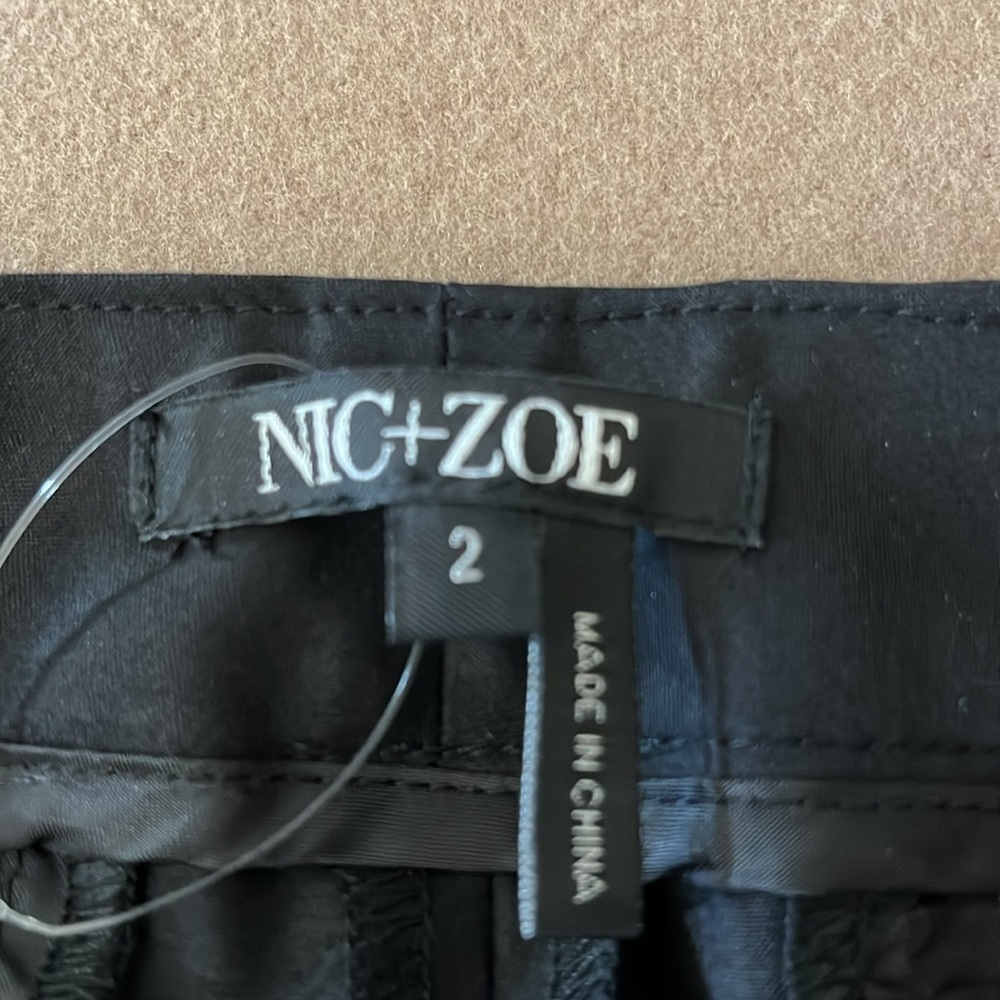NIC + ZOE NWOT Bermuda Black Shorts- Size 2 - Picture 4 of 11